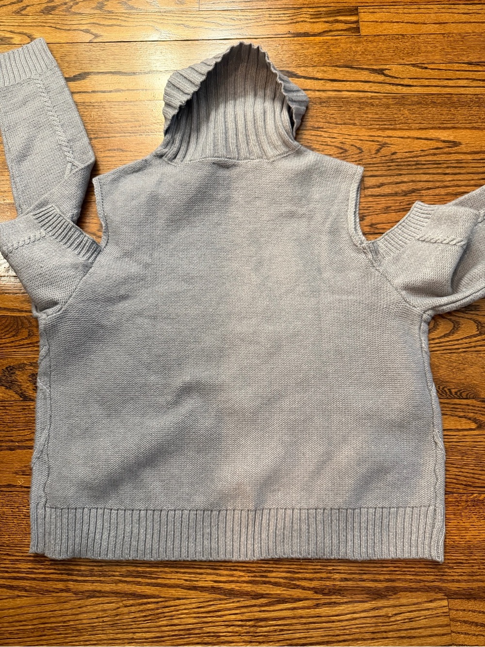 Cold-Shoulder Cable Turtleneck Sweater - Light Gray - Picture 6 of 6